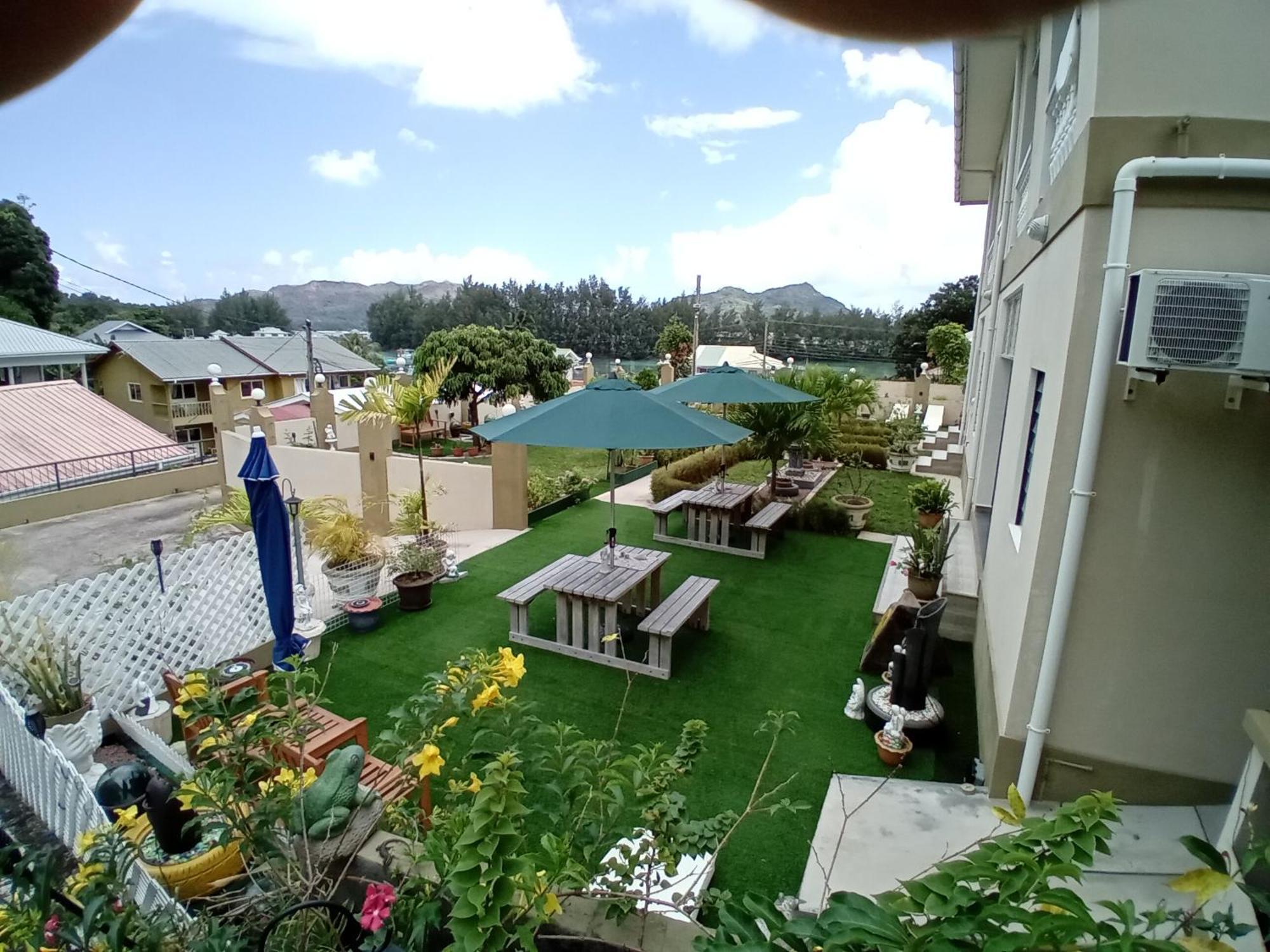 La Residence D'Almee Guesthouse Baie Sainte Anne Exterior photo